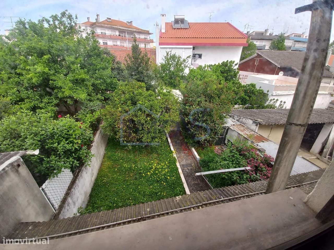 Moradia T4 com jardim no centro do Entroncamento-21