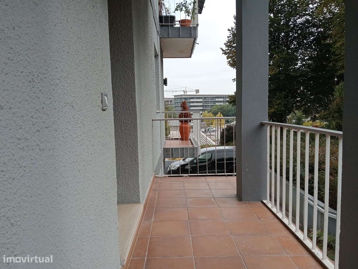 Fantástico Andar Moradia T3+1 em Oliveira do Douro, junto ao Parque da - Grande imagem: 4/60