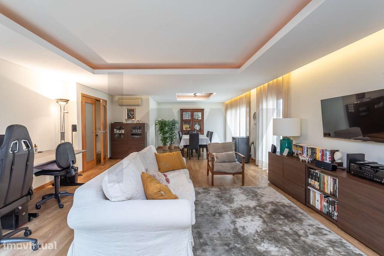 T3 com duas suites e dois lugares de garagem (Box) | Terraços do Marqu-6