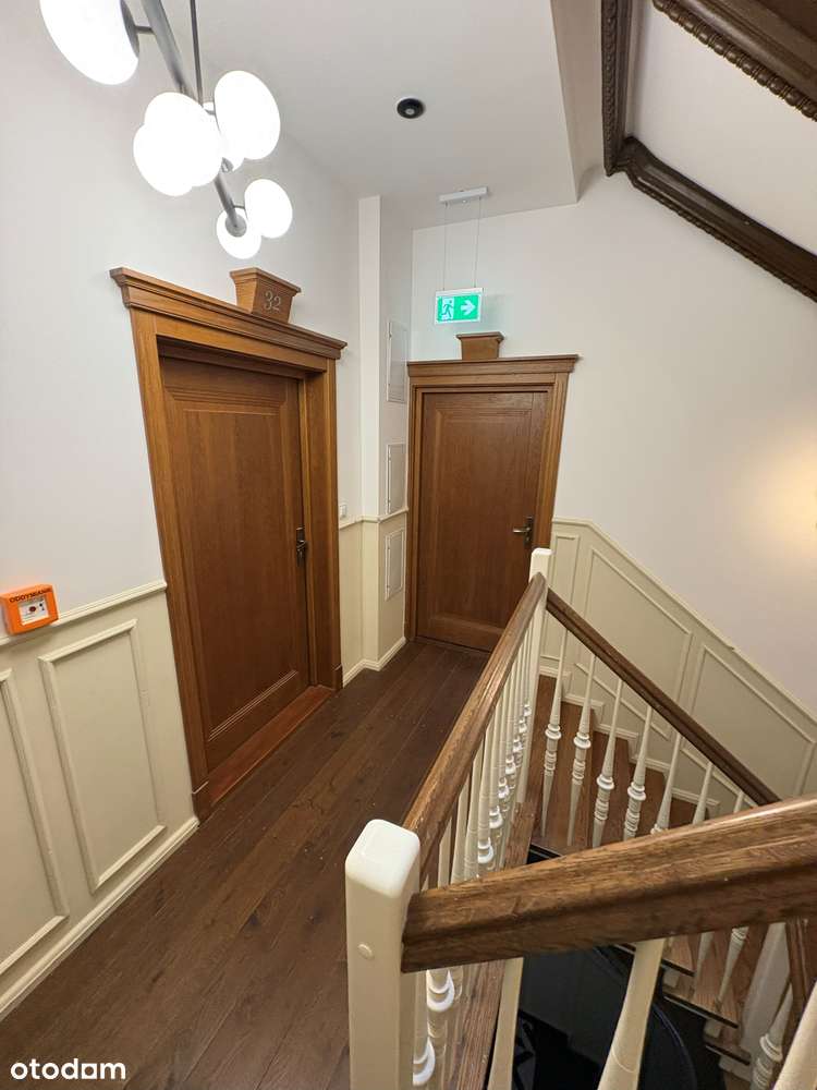 Kawalerka w odrestaurowanej kamienicy z windą – Centrum Poznania-16