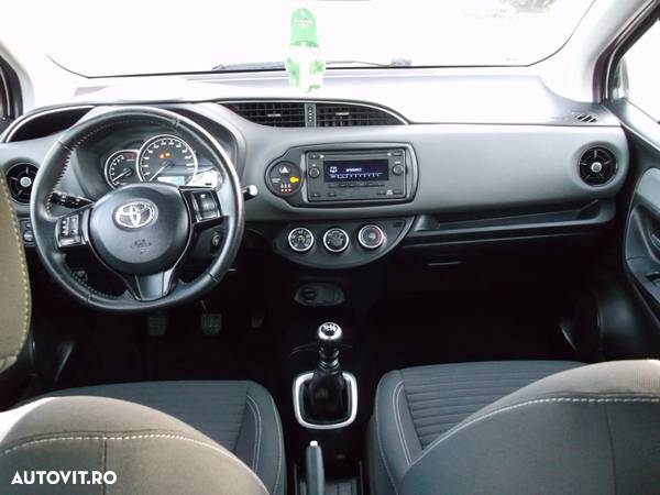 Toyota Yaris 1.5 L VVT-iE Eco - 6