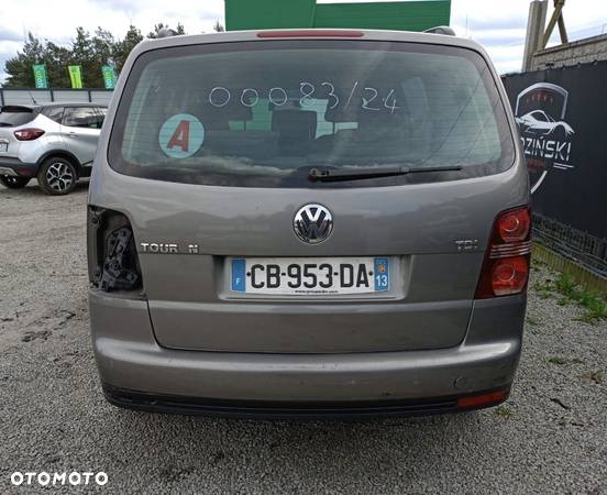 Volkswagen Touran - 5