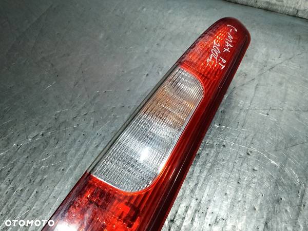 LAMPA TYLNA PRAWA FORD C-MAX I - 2