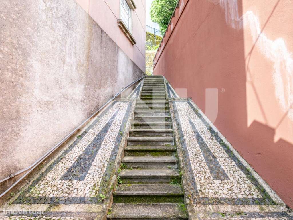 T5 Histórico com Garagem de 160 m² no Centro da Covilhã - Localizaç... - Grande imagem: 2/24