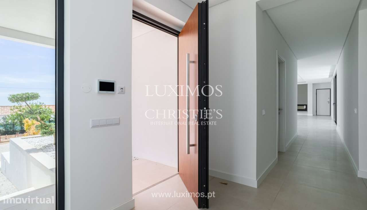 Moradia V4+1 com piscina e vista mar, para venda em Loulé, Algarve - Grande imagem: 4/24