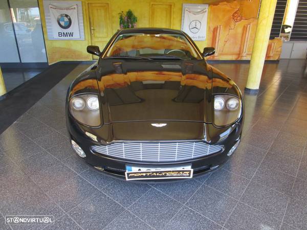 Aston Martin Vanquish - 2