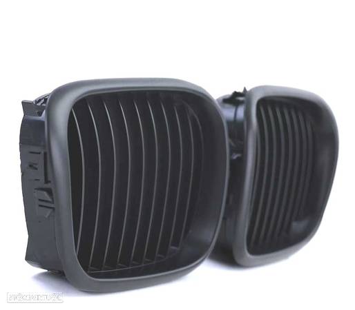 GRELHAS FRONTAIS PARA BMW E39 95-03 PRETAS - 3