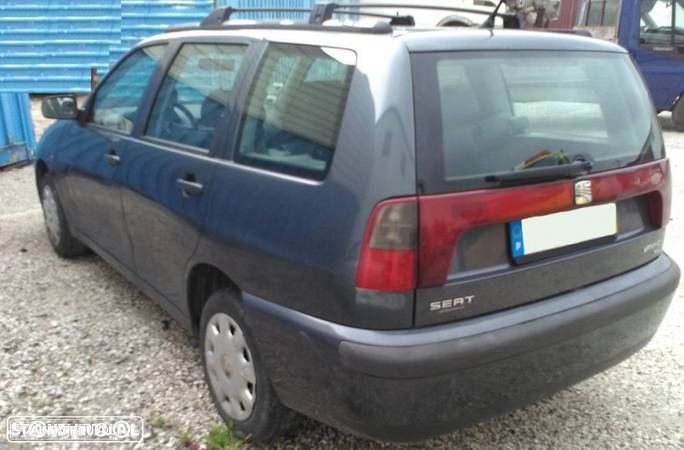 SEAT Córdoba Vario 1.4 gasolina de 2001 para Peças - 1