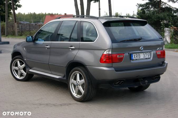 BMW X5 4.4i - 9