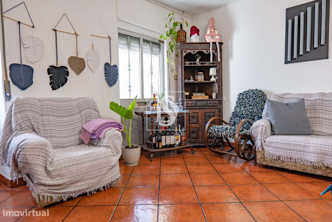 Moradia Renovada com Terraço e Vista Campo em Lamarosa-8