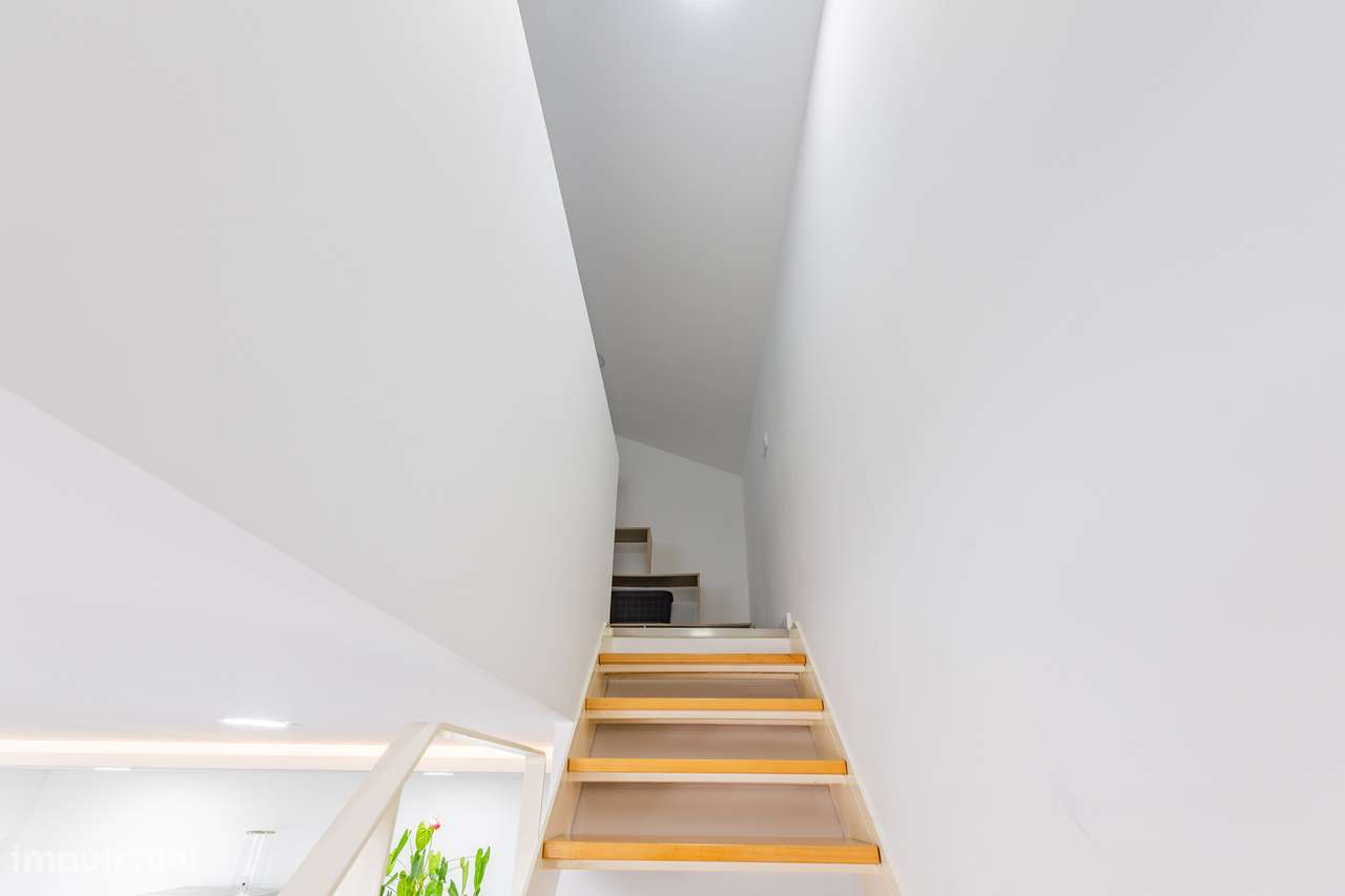 Apartamento Duplex T3 - São Vicente Ferreira.-28