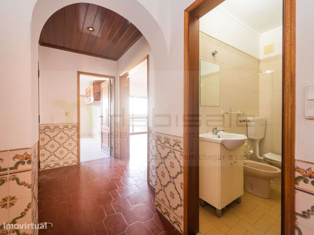 Apartamento T3 com Garagem, arrecadação e vista desafogada no Murta...-13