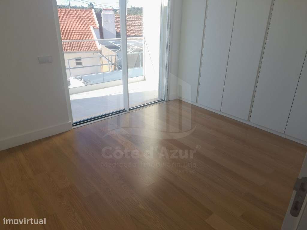 Moradia Nova T3 Sesimbra (castelo)-9