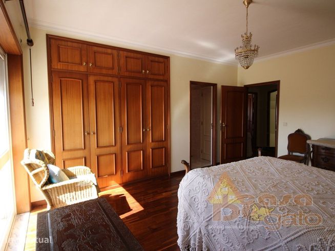 Moradia de 3 frentes com excelente luminosidade-33