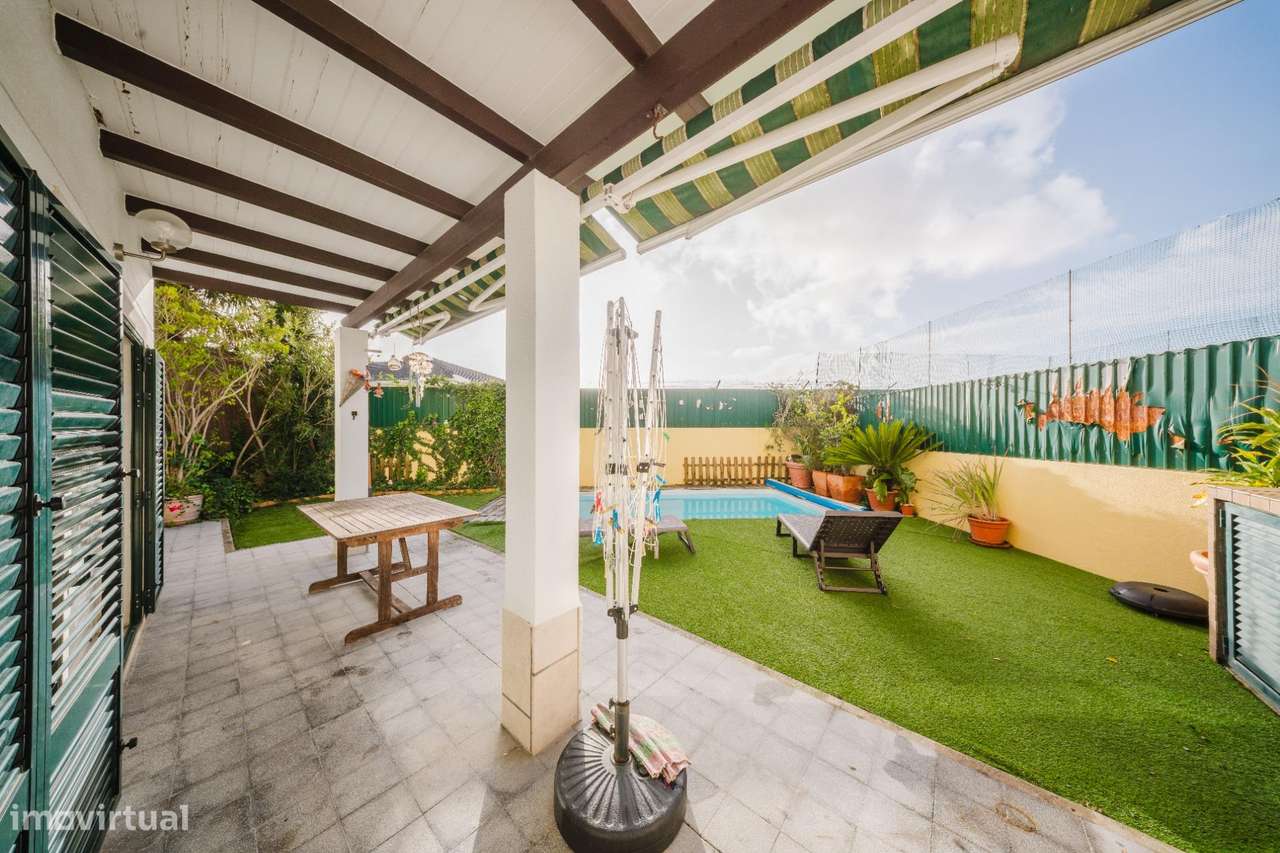 Moradia T4+1 com Piscina em Condomínio Fechado - Grande imagem: 4/53