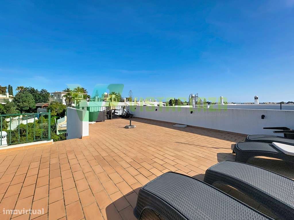 Moradia T3 com Vista Mar Perto de Carvoeiro com Jardim e Piscinas C...-28