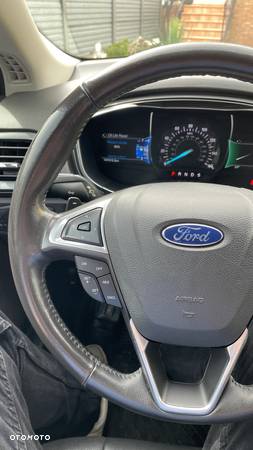 Ford Fusion 2.0 EcoBoost Titanium - 23