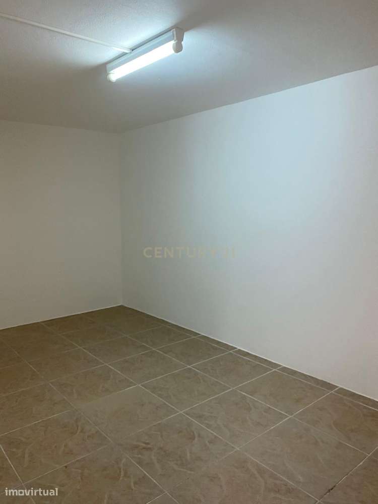 Andar de Moradia T2 – Zona Tranquila com Espaços Verdes - Grande imagem: 4/5