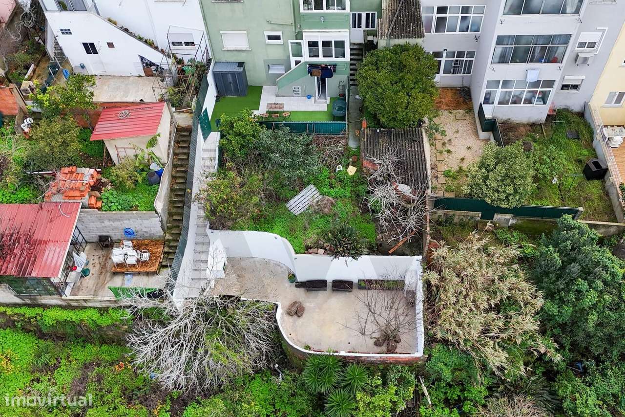 Apartamento T2 em Queluz com Divisão Independente e Quintal de 93 m2 - Grande imagem: 4/53