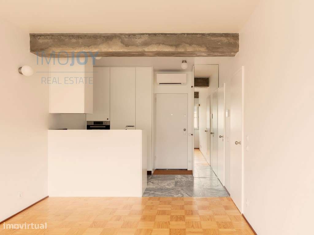 Apartamento T1 para venda no centro histórico do Porto - Grande imagem: 2/32