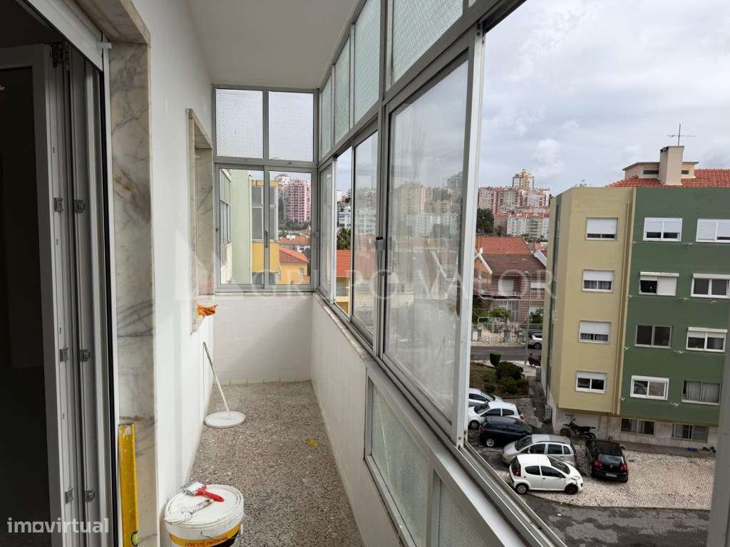 Apartamento T2 em remodelação total com Arrecadação, em Mem Martins-12