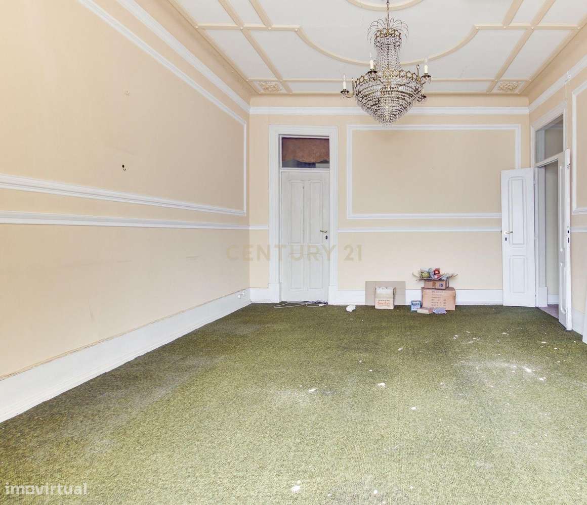 T7 com 200 m² para reabilitação | Elevado potencial de investimento no - Grande imagem: 4/31