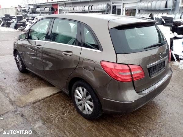 Dezmembrez Mercedes Benz B-CLASS B200 W246 - 1