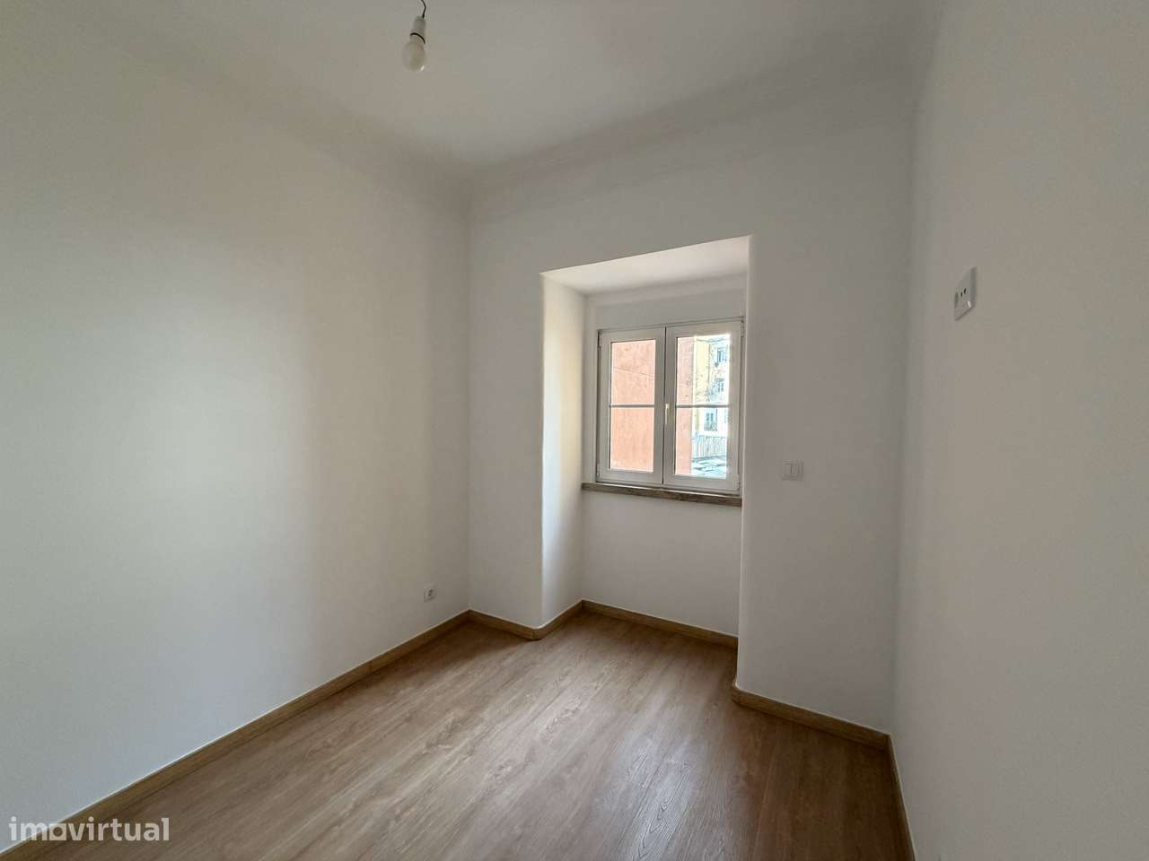 Apartamento T2 muito bem localizado perto da Praça do Chile e Alameda - Grande imagem: 5/28