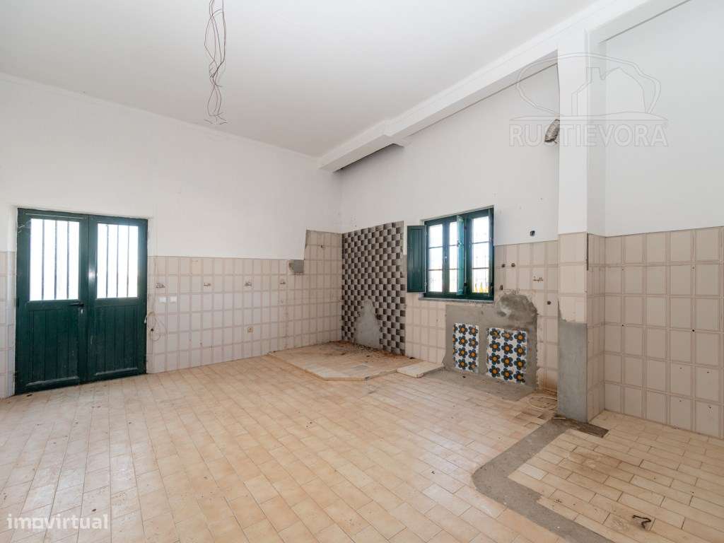 Armazém com 3 pisos - quinta - Montemor-o-Novo-13