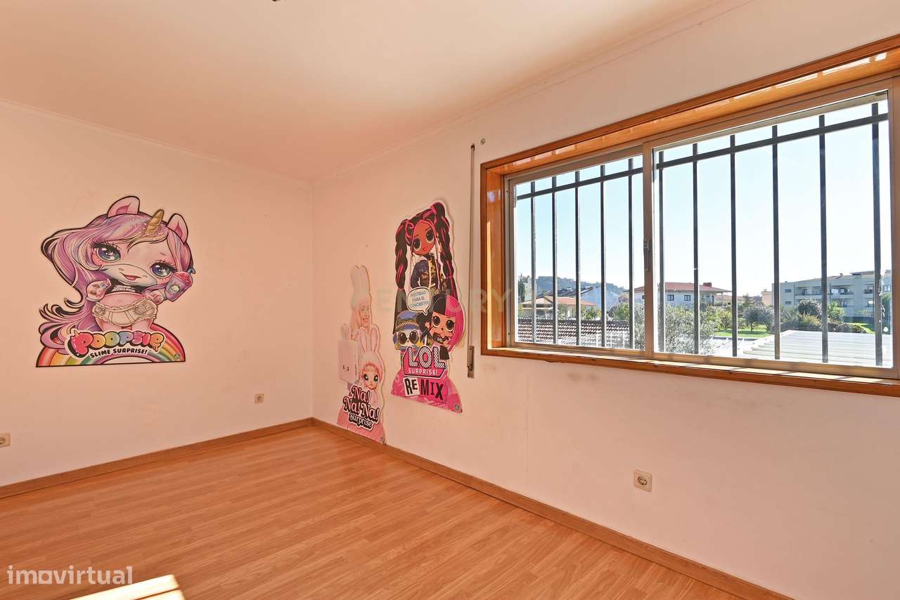 Moradia composta por Habitação, comercio e serviços-13