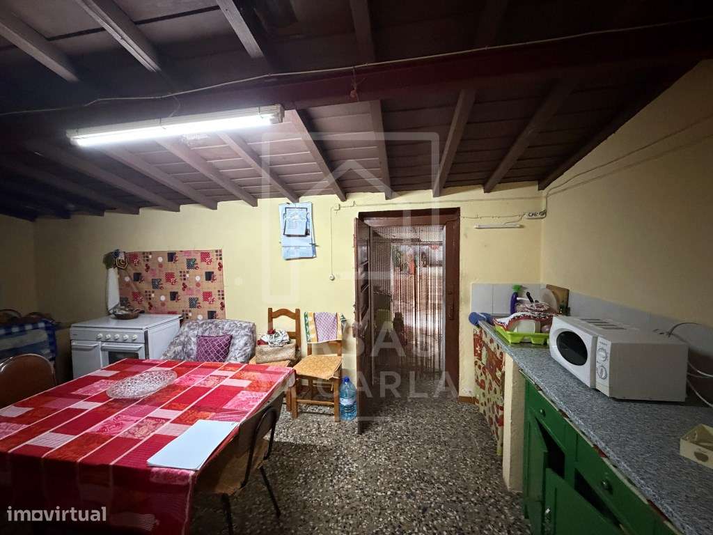 Moradia T2 com quintal e garagem em Selmes-5