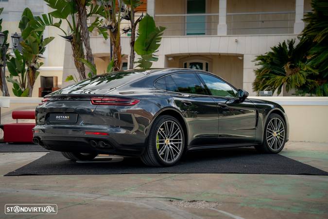 Porsche Panamera 4 E-Hybrid - 5