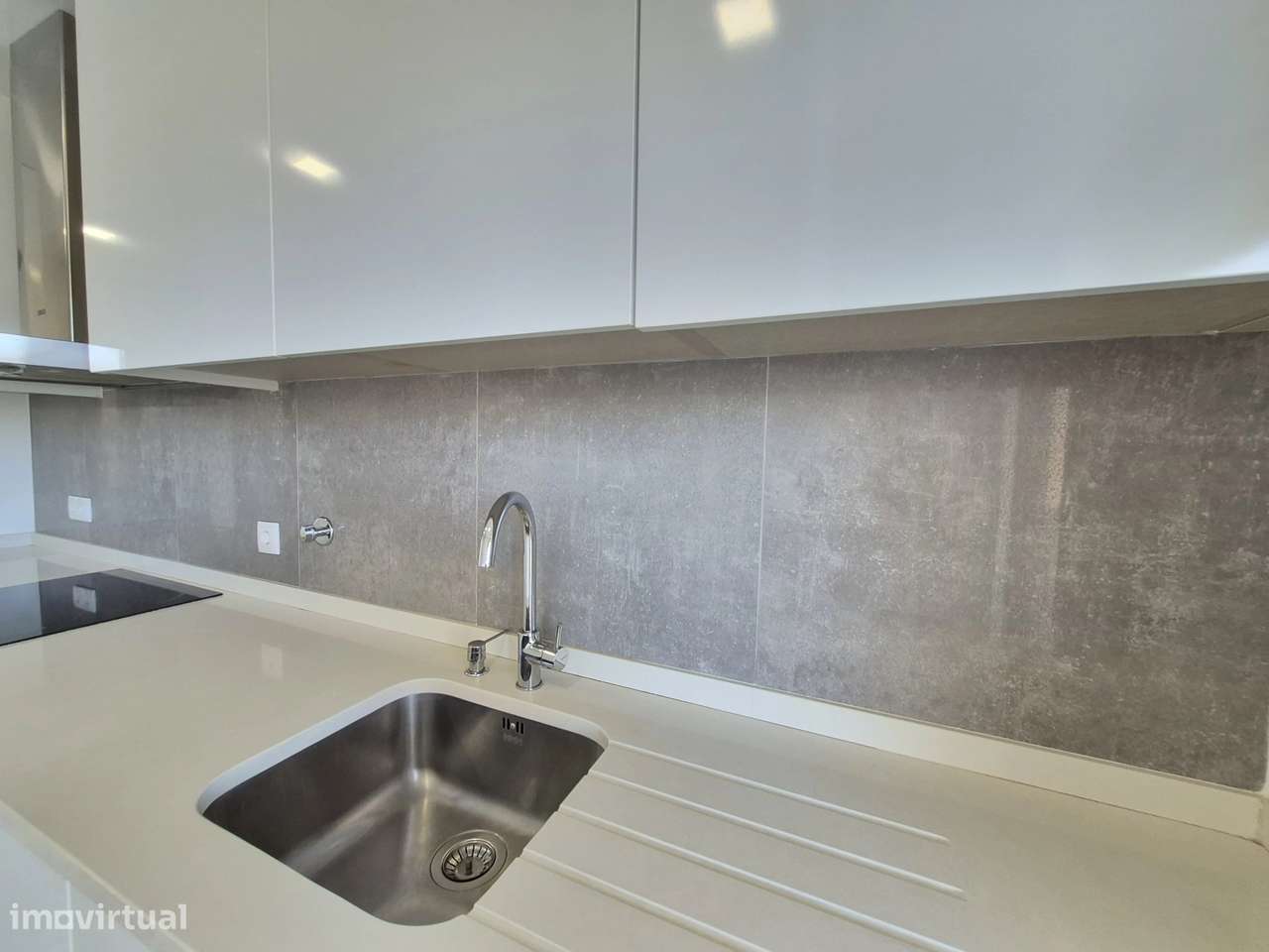 Apartamento Moderno com 2 quartos  e garagem em box – perto da Praia d - Grande imagem: 3/36