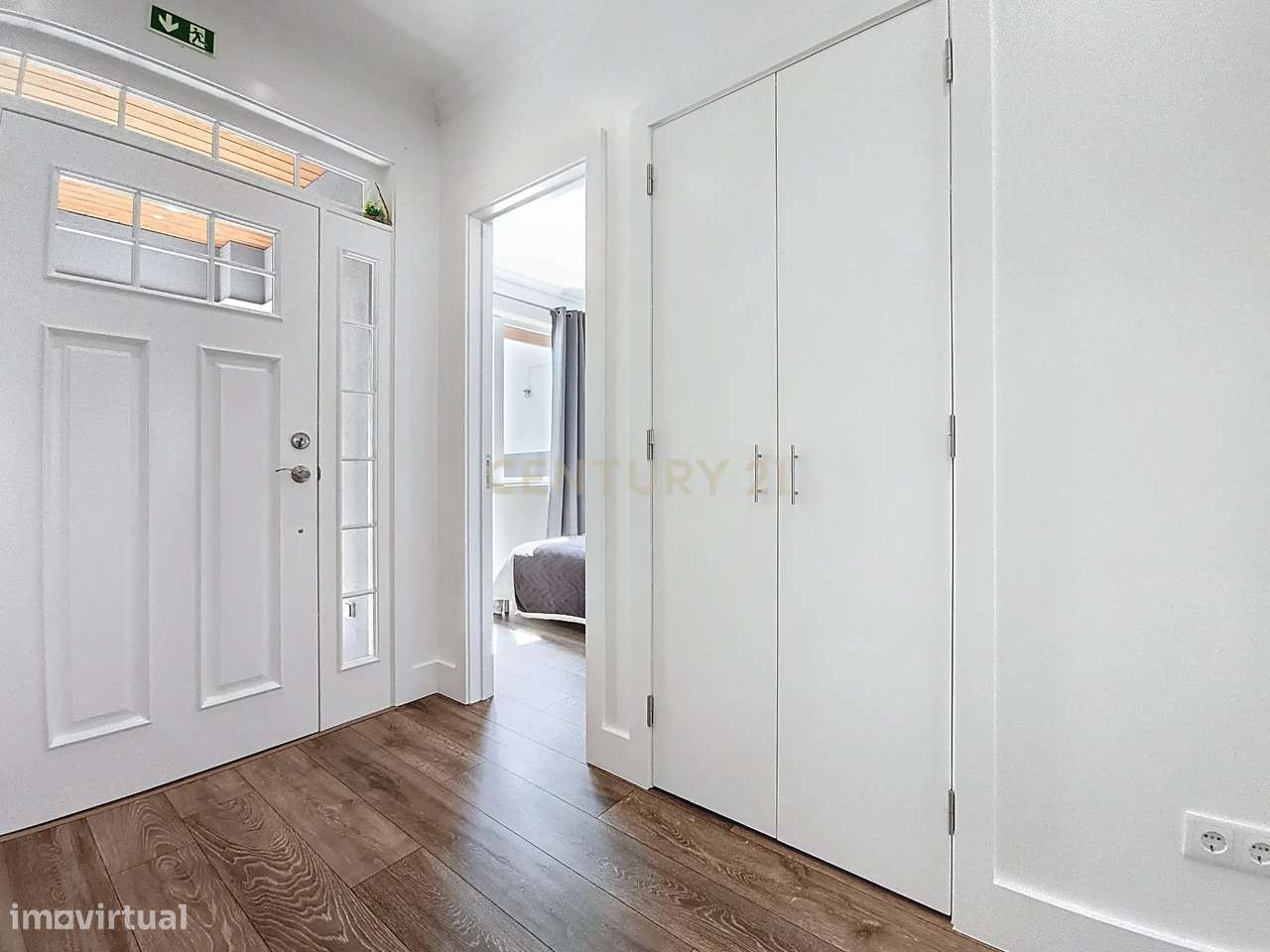 Moradia Moderna com Piscina + Apartamento Independente | Construção 20-17