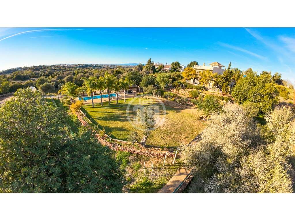 Fantástica propriedade de luxo inserida num generoso lote de terren...-41