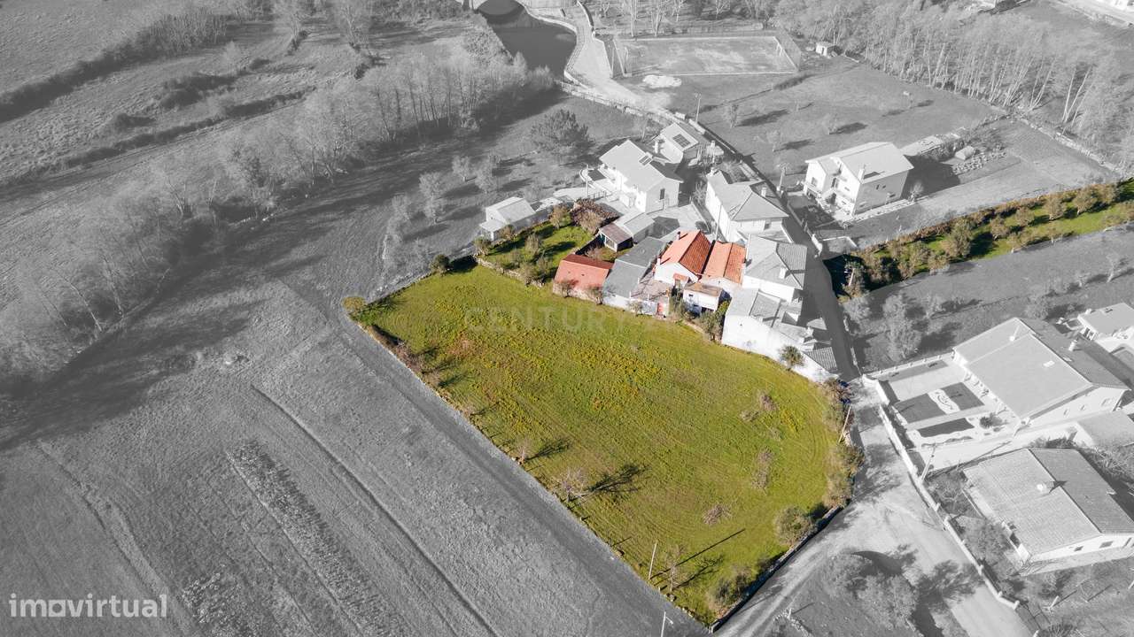 Casa Isolada para Recuperação em Gouveia - 72.000€ - Grande imagem: 5/21