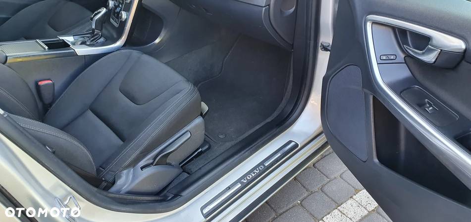 Volvo V60 D2 Geartronic Powershift Edition Pro - 8