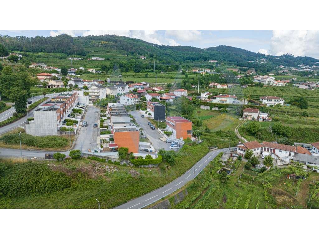 Lote para Moradia em Banda na Urbanização Vale da Gandra-5