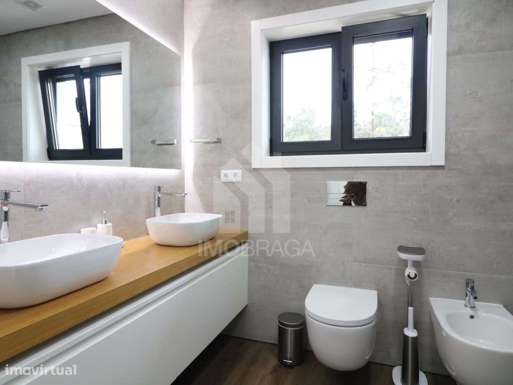 Venda Moradia Geminada T3, em Esporões, Braga-16