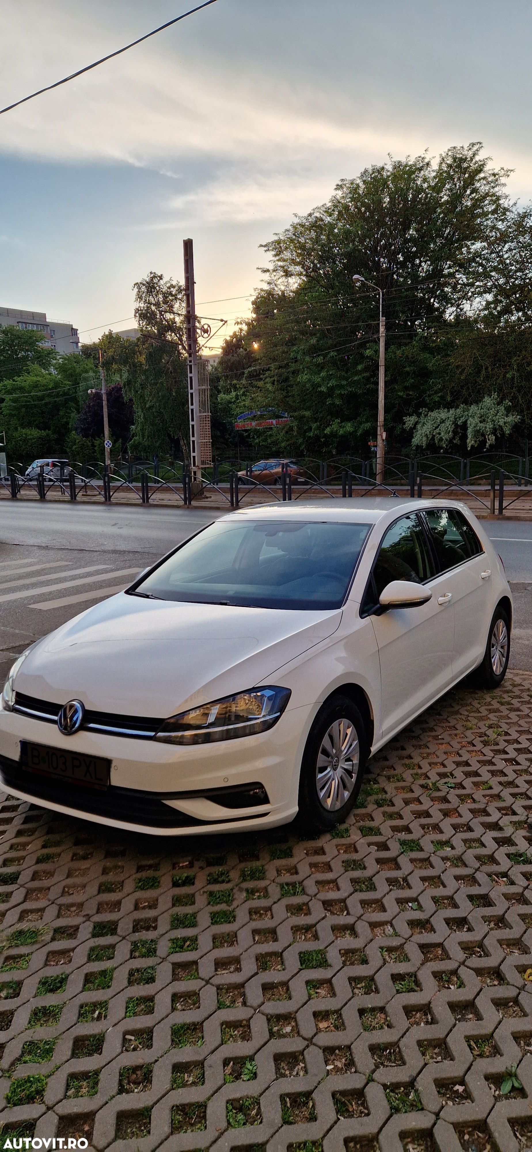 Volkswagen Golf 1.6 TDI Comfortline - 1