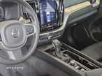 Volvo XC 60 D5 AWD Momentum - 24