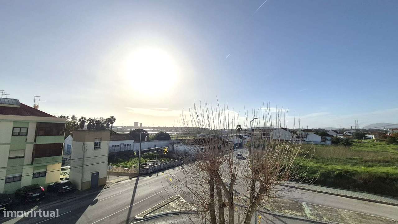 Simpática Moradia em Banda T3-8