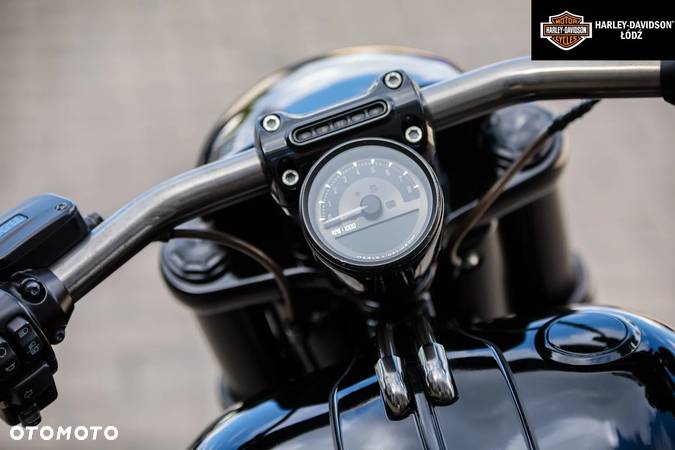 Harley-Davidson Softail Breakout - 4