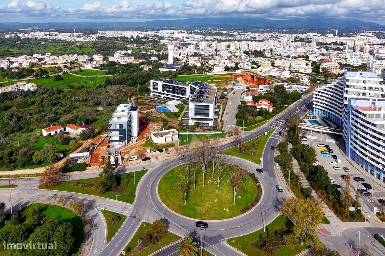 APARTAMENTO T2 COM 137,60m2 COM BOX E TERRAÇO PRIVATIVO NO HORUS RESID-37