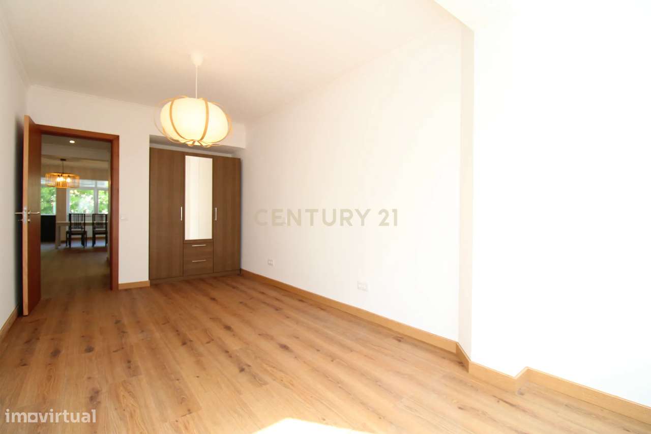 Apartamento T2 totalmente remodelado.-17