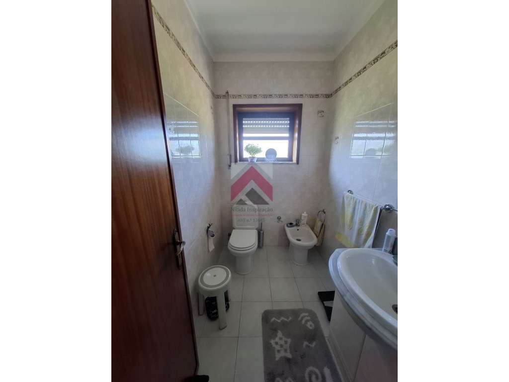 Moradia T3 Isolada na Costa do Valado-26