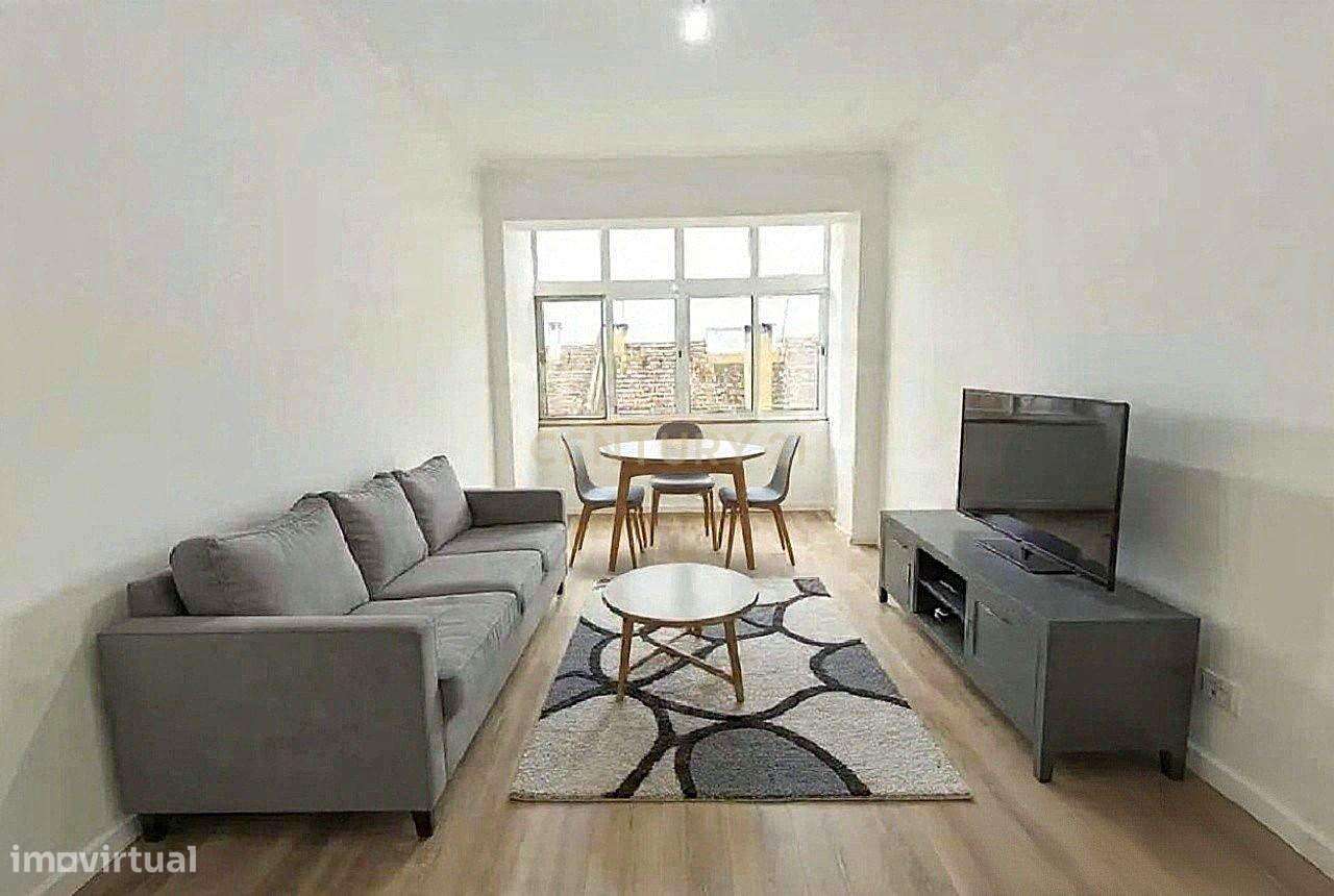 Imóvel T2 totalmente remodelado a estrear no Bairro Santos/Avenidas No-1