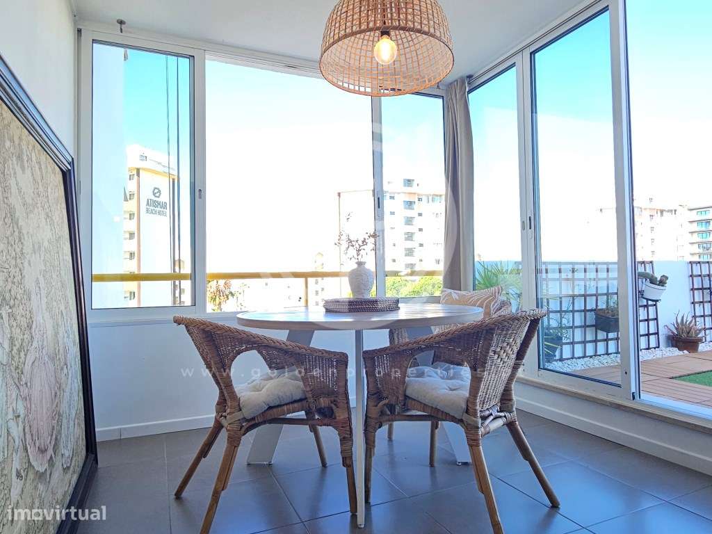Apartamento T2 em Quarteira, com espaçoso terraço, e perto da praia-6