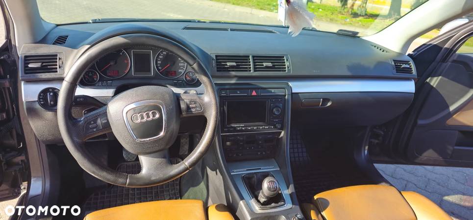 Audi A4 Avant 2.0 TDI - 22