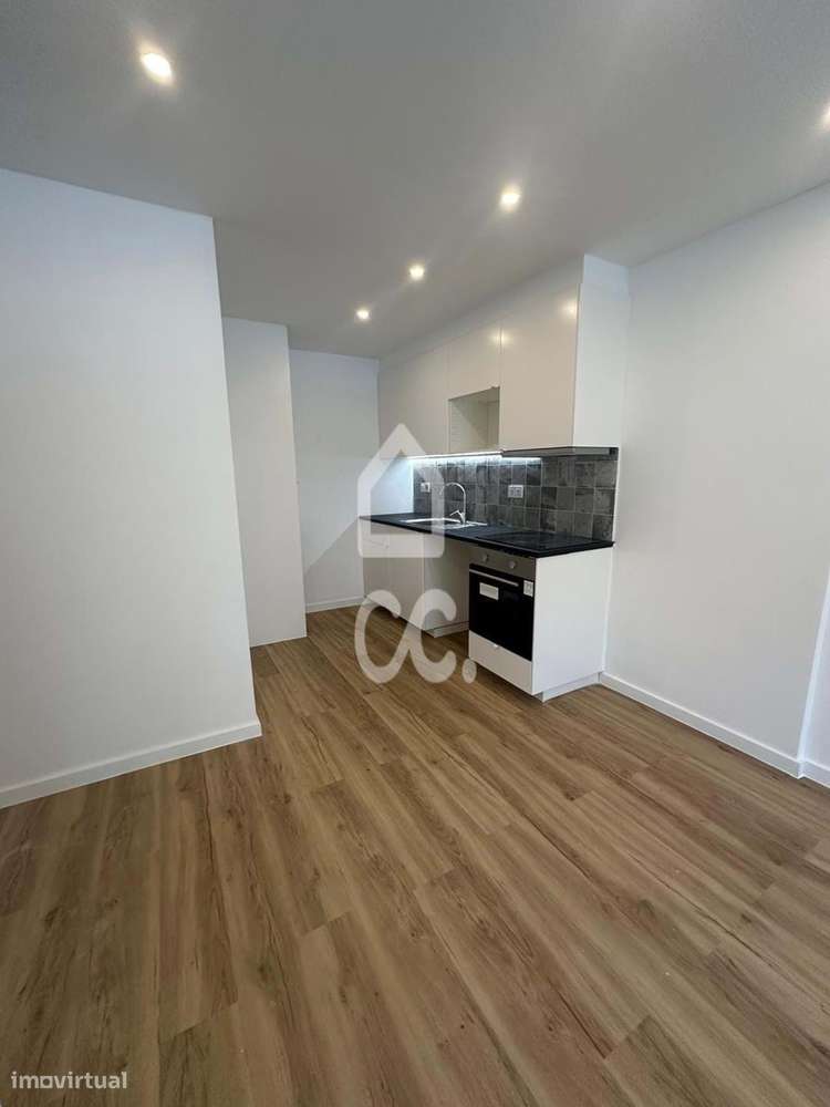 Apartamento T2 Renovado na Quinta do Mendes em Odivelas-5